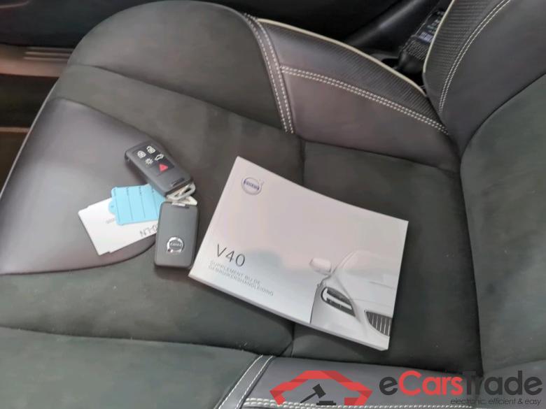 VOLVO V40 112 kW #6