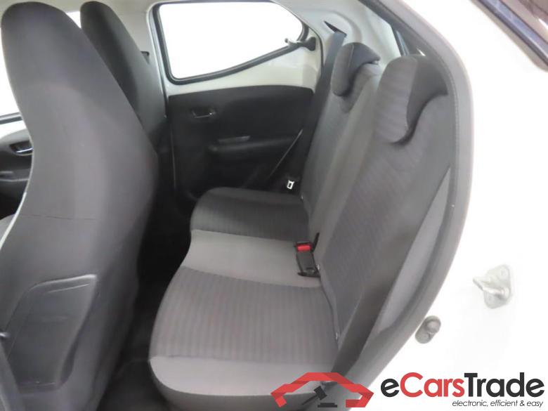 TOYOTA Aygo 1.0 VVT-i x-play ltd #6