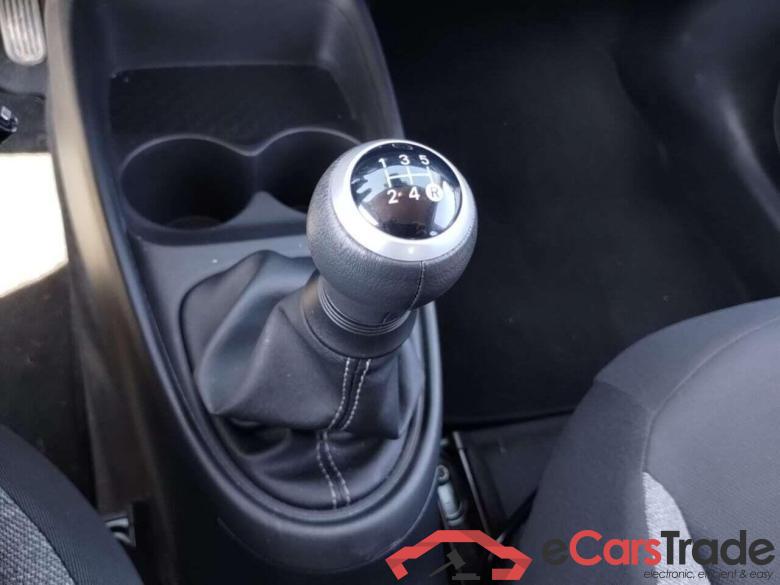 TOYOTA Aygo X 1.0 VVT-i MT Play #5