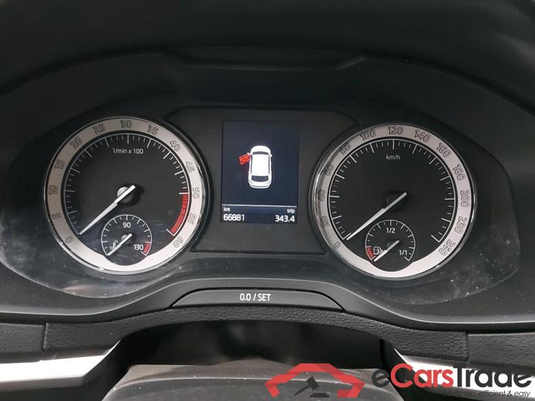 SKODA - SKO KAROQ CRTDI 115PK DSG7 Clever Pack Leather Pano Roof #5