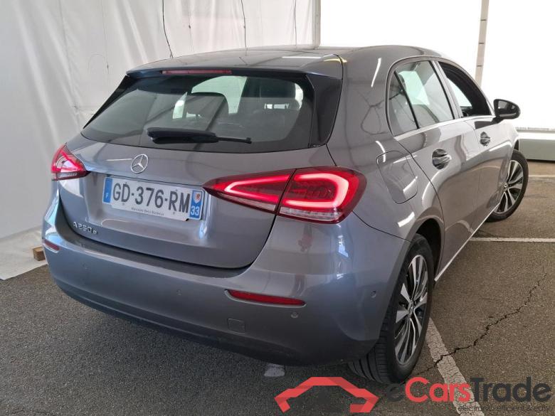 Mercedes A 250 e Business Line 8G-DCT MERCEDES-BENZ Classe A Compact / 2018 / 5P / Berline A 250 e Business Line 8G-DCT #3