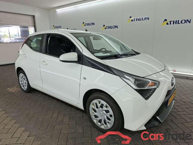 TOYOTA Aygo 1.0 VVT-i x-play 5D 53kW #2