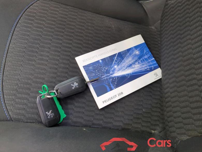 Peugeot 208 11-18 Peugeot 208 Signature 1.2 PureTech 82 5d #4