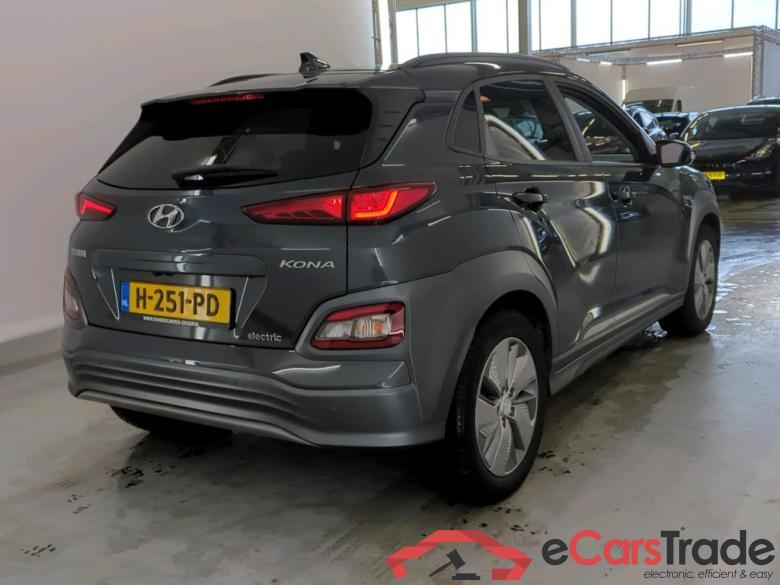 Hyundai Kona '17 Hyundai KONA Premium Electric 64 kWh 5d #2