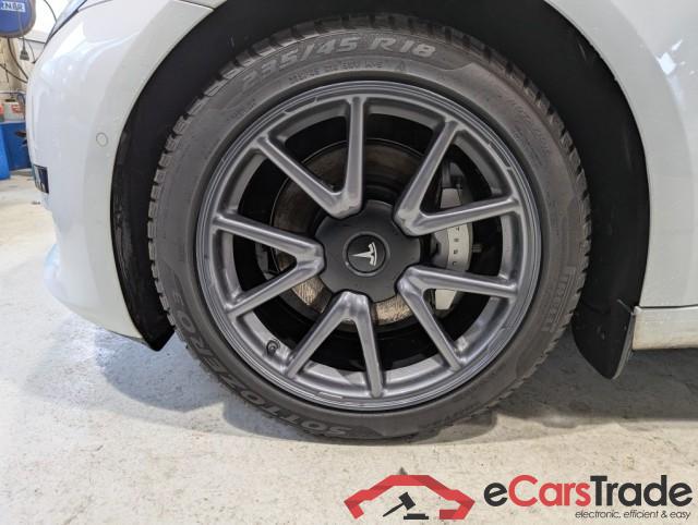 Tesla Model 3 ´18 BEV TESLA Model 3 Standard Reichweite Plus Hinterradantrieb 4d 208kW #6