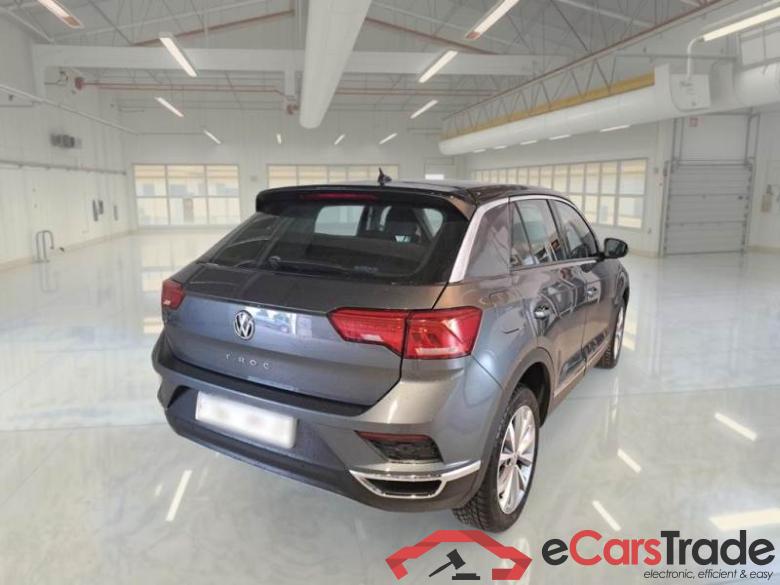 Volkswagen 4 VOLKSWAGEN T-ROC / 2017 / 5P / SUV 1.0 TSI STYLE BMT #2