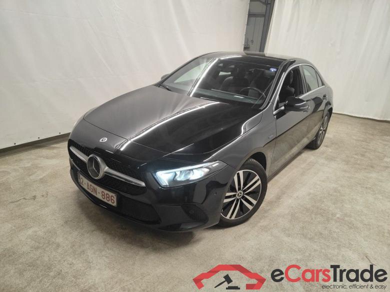 Mercedes-Benz A-Klasse Limousine A 250e Business Solution 4d #4