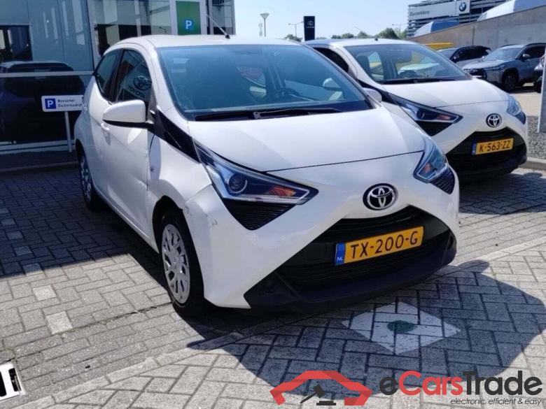 TOYOTA Aygo 1.0 VVT-i x-play #2