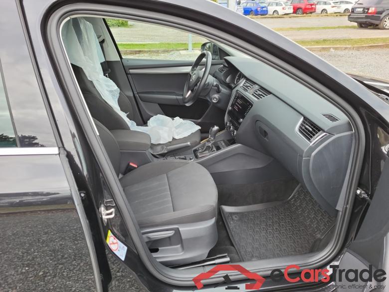 Skoda  Octavia Combi  (5E5)(03.2017->) OctaviaCo1.5TSI 110 Style AT #6