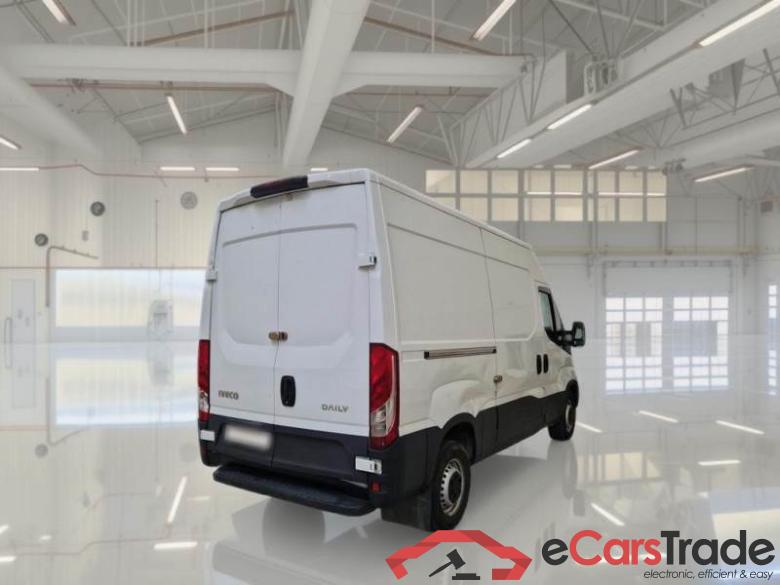 Iveco 416 IVECO DAILY / 2019 / 4P / FURGONE 35S14NV 3520 H2 BLUE P. #2