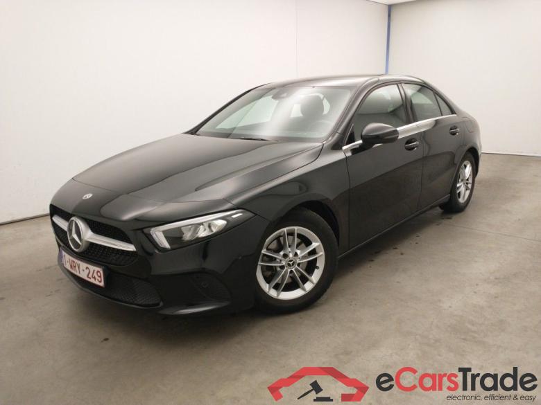 Mercedes-Benz A-Klasse Limousine A 180 d DCT Launch Edition 4d #3