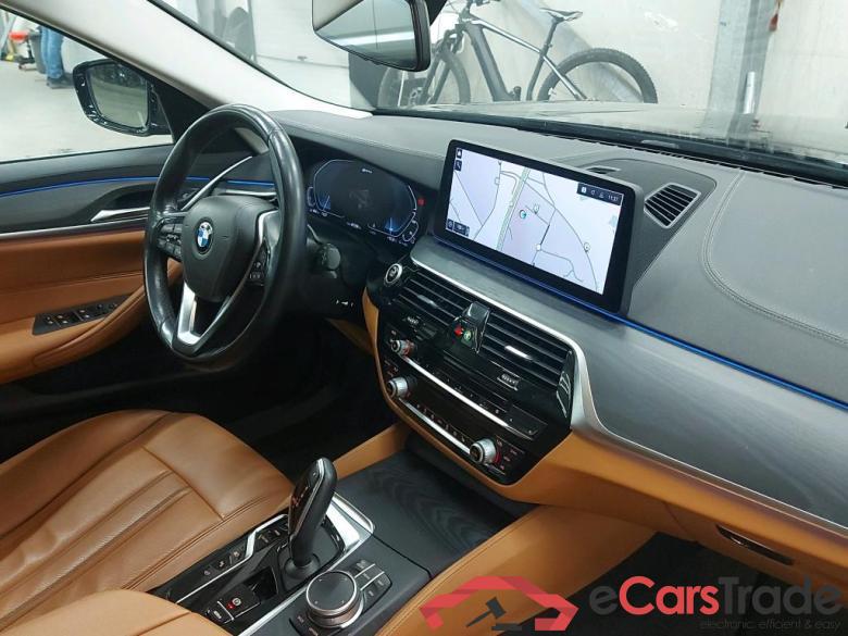 BMW - BMW 5 TOURING 530e 292PK Luxury Line Pack Business With Dakota Heated Seats & Parking Assistant Plus & Towing Hook * HYBRID * #3