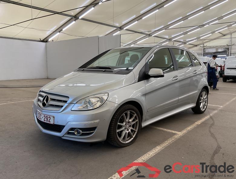 MERCEDES-BENZ B 180 CDI Essential #1
