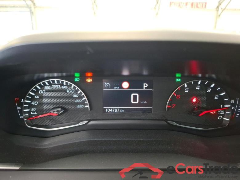 Peugeot 1.2 PT 130 S&S EAT8 ACTIVE BUSINESS 2008 Active Business 1.2 PureTech 130CV BVA8 E6d #6