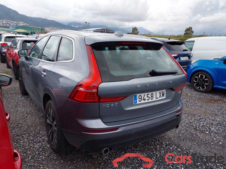 VOLVO XC60 2.0 B4 Momentum Pro #1