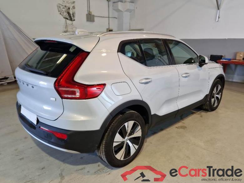 Volvo 228 VOLVO XC40 / 2017 / 5P / SUV T5 PLUG-IN HYBRID AUTO RECH INSCRIP EXPR #2