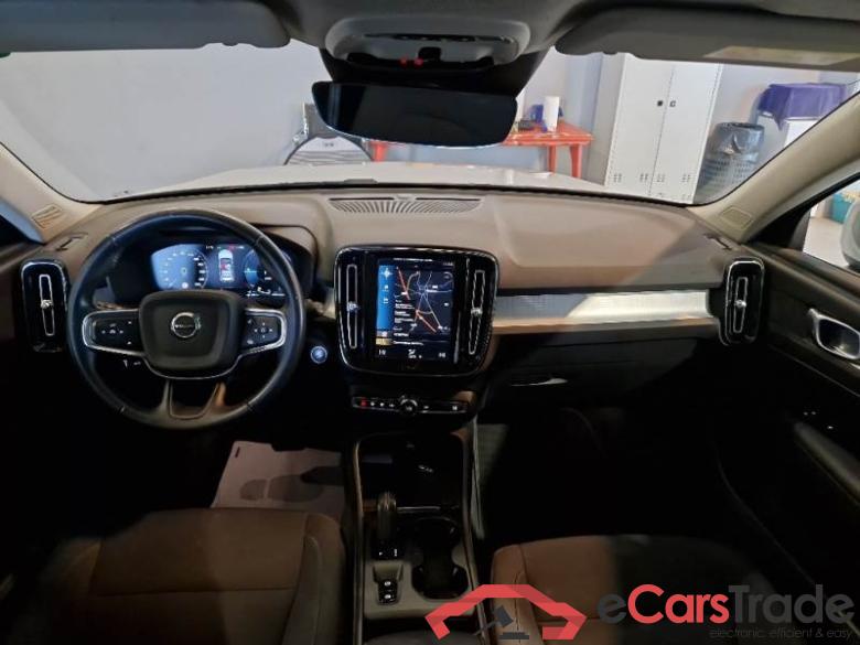 Volvo 228 VOLVO XC40 / 2017 / 5P / SUV T5 PLUG-IN HYBRID AUTO RECH INSCRIP EXPR #3