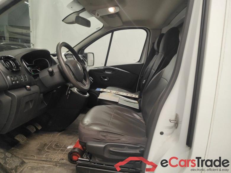 Renault Trafic L1H1 dCi 120 Grand Confort 2.7T 4d #6