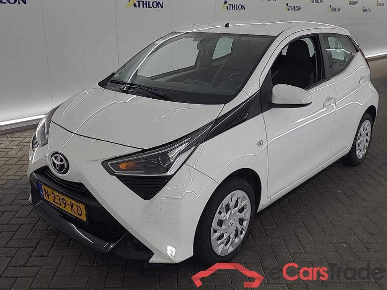 TOYOTA Aygo 1.0 VVT-i x-play 5D 53kW #1