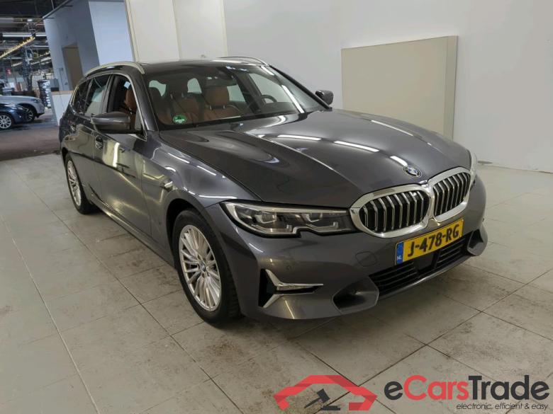 BMW 3-SERIE TOURING 320i High Exe. Ed. #2