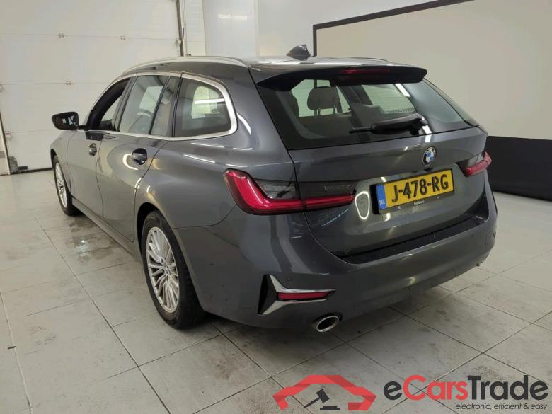 BMW 3-SERIE TOURING 320i High Exe. Ed. #4