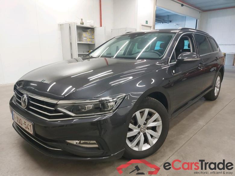 VOLKSWAGEN - VW  PASSAT VARIANT TDI 120PK DSG7 Style Business & Matrix LED & Winter I & Nav Pro #1