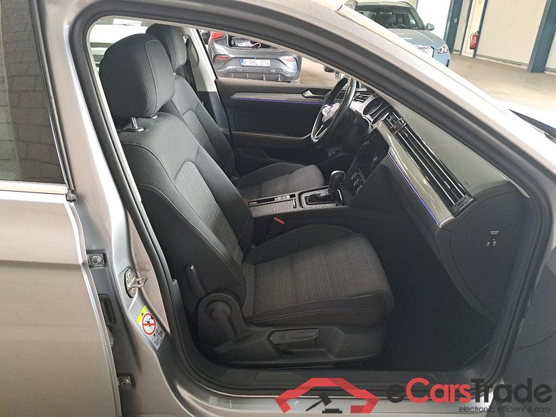 Volkswagen Passat Variant 1.6 TDI Aut. Pano LED-Matrix Navi KeylessGo Klima PDC ... #5