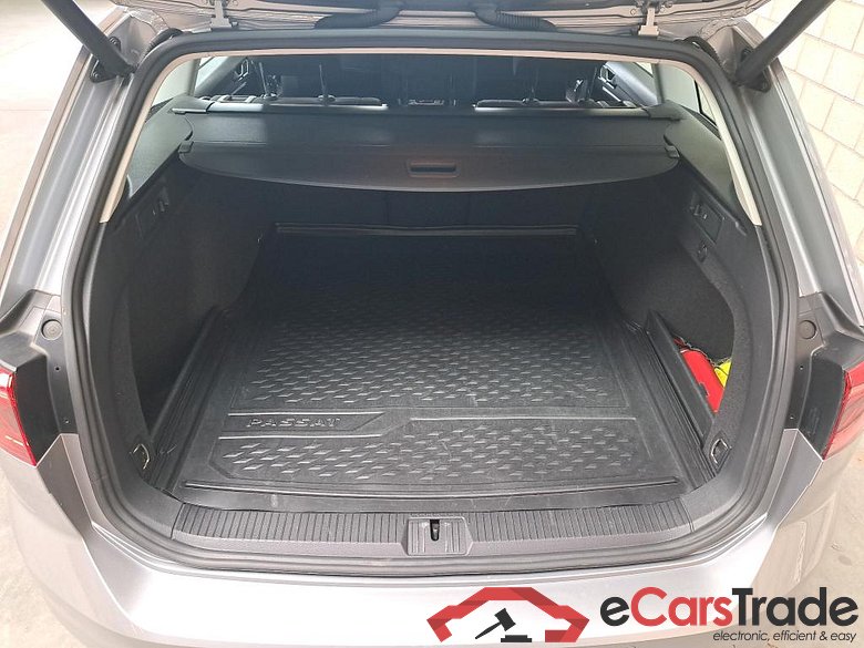 Volkswagen Passat Variant 1.6 TDI Aut. Pano LED-Matrix Navi KeylessGo Klima PDC ... #6