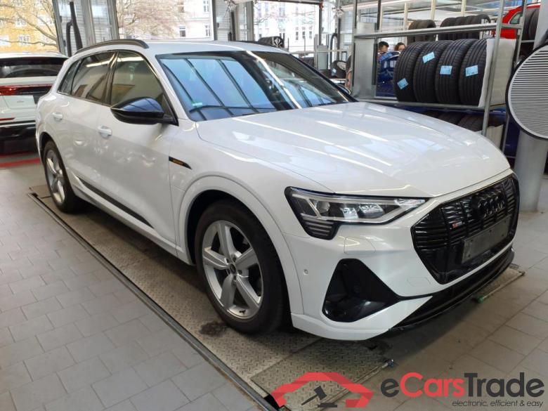Audi 55 quattro S line E-tron #2