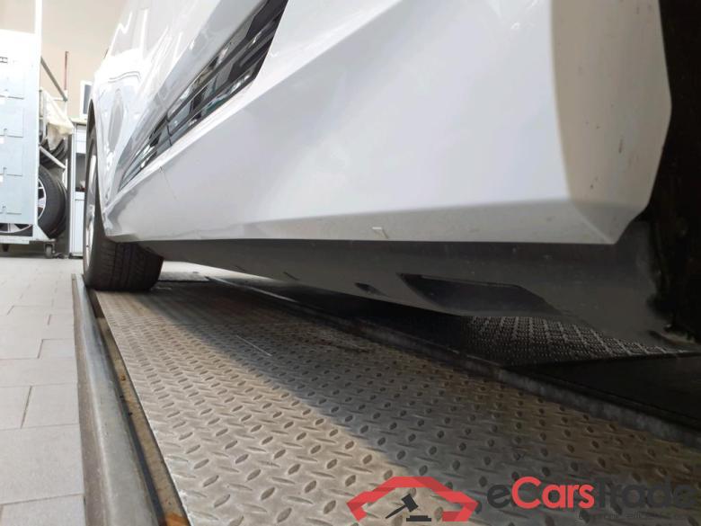 Audi 55 quattro S line E-tron #6