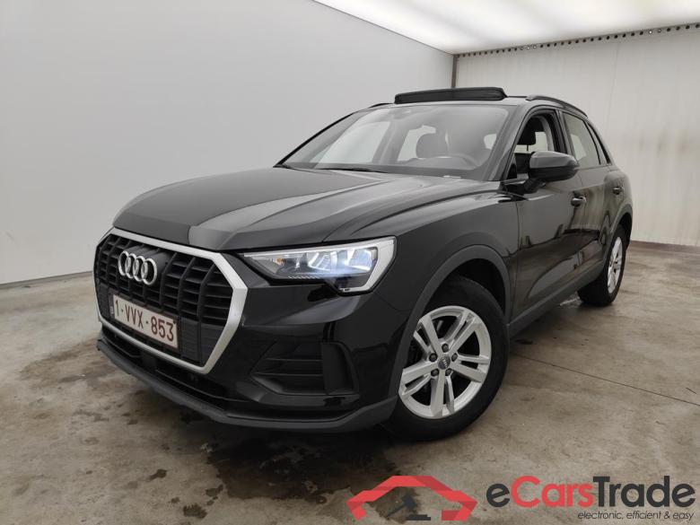 Audi Q3 35 TDI S Tronic Business Edition 5d #3