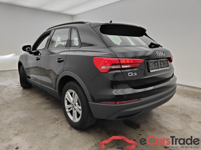 Audi Q3 35 TDI S Tronic Business Edition 5d #4