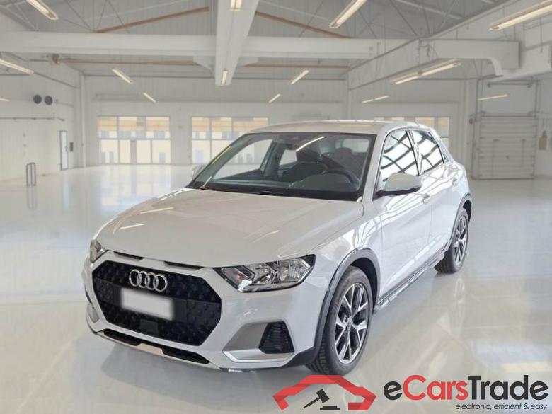 Audi 3 AUDI A1 CITYCARVER / 2018 / 5P / BERLINA 25 TSI CITYCARVER ADMIRED #1