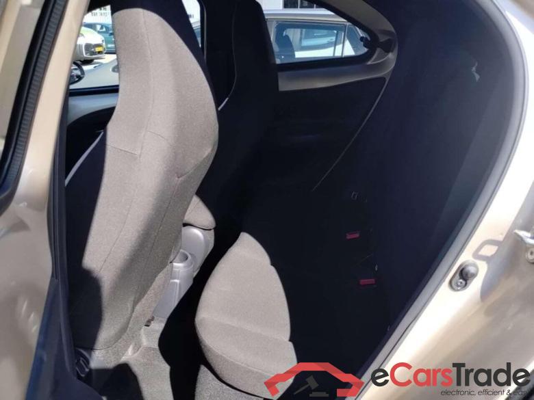 TOYOTA Aygo X 1.0 VVT-i S-CVT Pulse #5