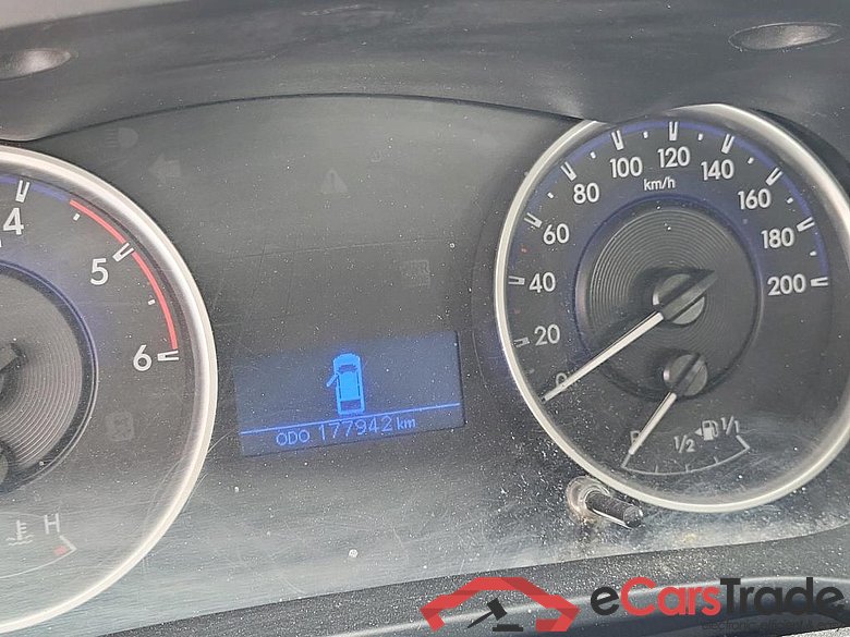 Toyota 2.4 D-4D Cabina Doble GX TOYOTA Hilux / 2016 / 4P / pickup 2.4 D-4D Cabina Doble GX #5