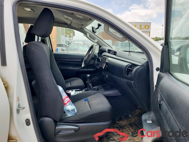 Toyota 2.4 D-4D Cabina Doble GX TOYOTA Hilux / 2016 / 4P / pickup 2.4 D-4D Cabina Doble GX #6