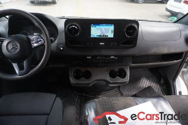 Mercedes _Sprinter ´18 Sprinter III Kasten RWD/AWD 319 CDI RWD L2 (907.633) 3.0 140KW AT7 E6 #3