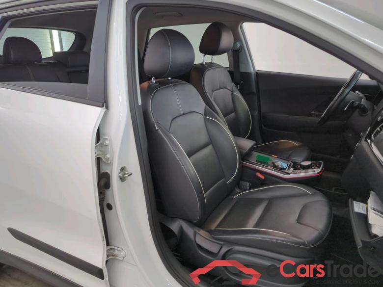 Kia Niro '22 BEV Kia Niro EV 64.8kWh ExecutiveLine 5d #3