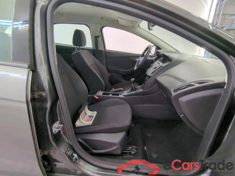 Ford Focus Wagon 10-18 Ford Focus 1.0 EcoBoost Trend 100 pk Wagon 5d #3