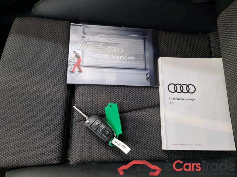 Audi A3 Sportback 12-19 Audi A3 Sportback 35 TFSI S tronic sport 5d #4