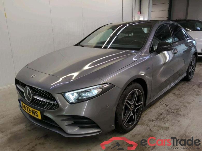 MERCEDES-BENZ A-klasse 250 e Bns Sol. AMG #1