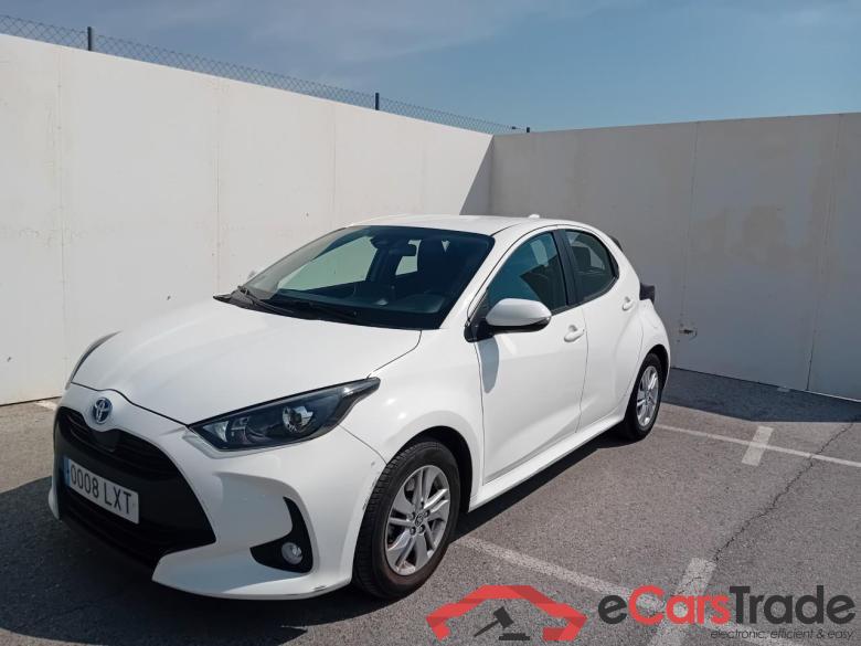 Toyota 1.5 120H Business Plus TOYOTA Yaris / 2020 / 5P / berlina con portón 1.5 120H Business Plus #1