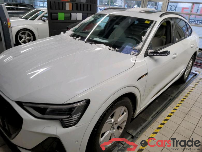 Audi 55 quattro S line E-tron Sportback