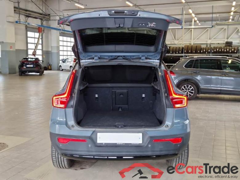 Volvo 234 VOLVO XC40 / 2017 / 5P / SUV T4 PLUG-IN HYBRID AUTO RECHARGE R-DESIGN #5