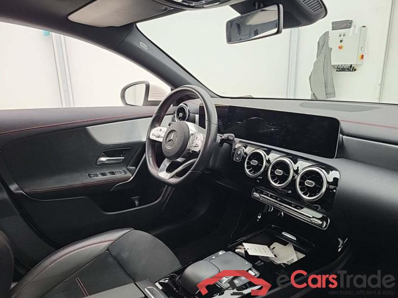 MERCEDES-BENZ CLA-klasse Shooting Brake 200 Business Solution AMG DCT #3