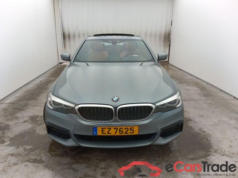 BMW 5 DIESEL - 2017 530 d 265 xDrive (EU6d-TEMP) 4d Sport Auto #1