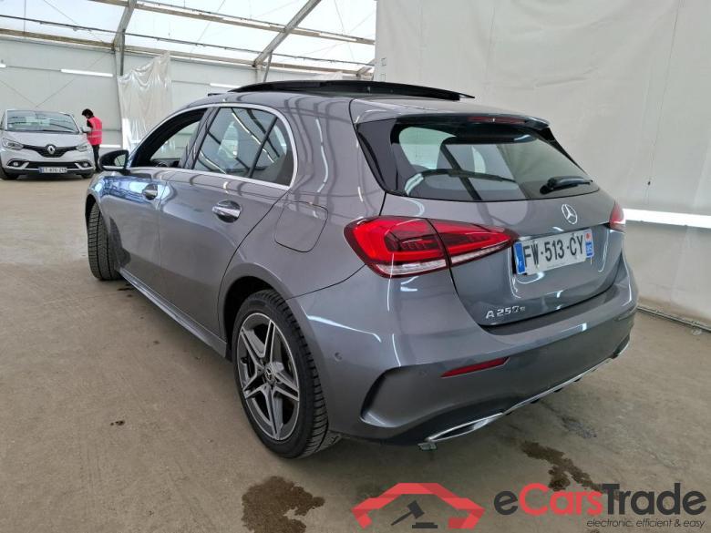 Mercedes A 250 e AMG Line 8G-DCT MERCEDES-BENZ Classe A Compact / 2018 / 5P / Berline A 250 e AMG Line 8G-DCT #2