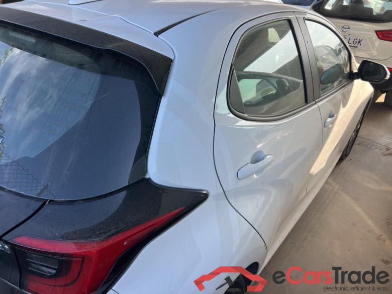 Toyota 1.5 120H Active Tech TOYOTA Yaris / 2020 / 5P / berlina con portón 1.5 120H Active Tech #2