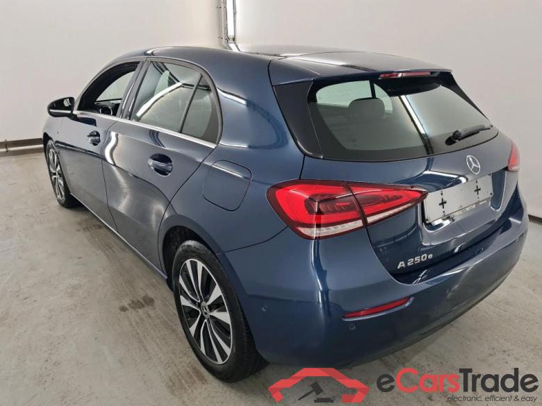 MERCEDES-BENZ A-CLASS 1.3 A 250 E DCT Advantage #3