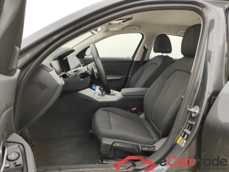 BMW 3 Reeks Berline 330e (215 kW) 4d #6